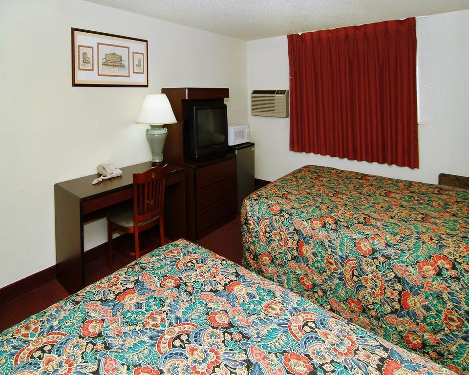 Rodeway Inn Farmington Exterior foto
