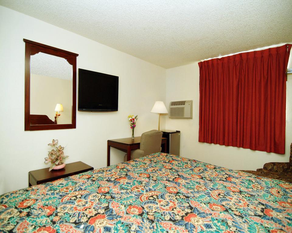 Rodeway Inn Farmington Exterior foto